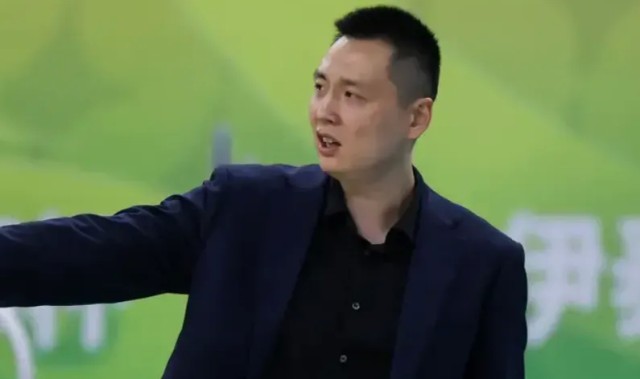 卢伟：偰李永炜场上的组织让今天我们能尝试使用双塔阵容